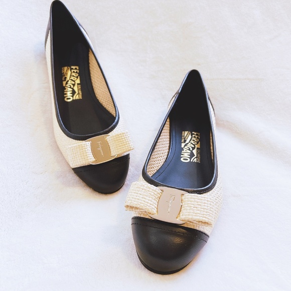Brand new authentic Salvatore Ferragamo Varina flats - Picture 4 of 8